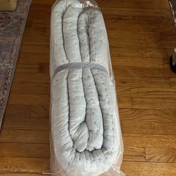 Anthropologie Reversible Airy Gauze Quilt Queen NWT - Picture 5 of 9